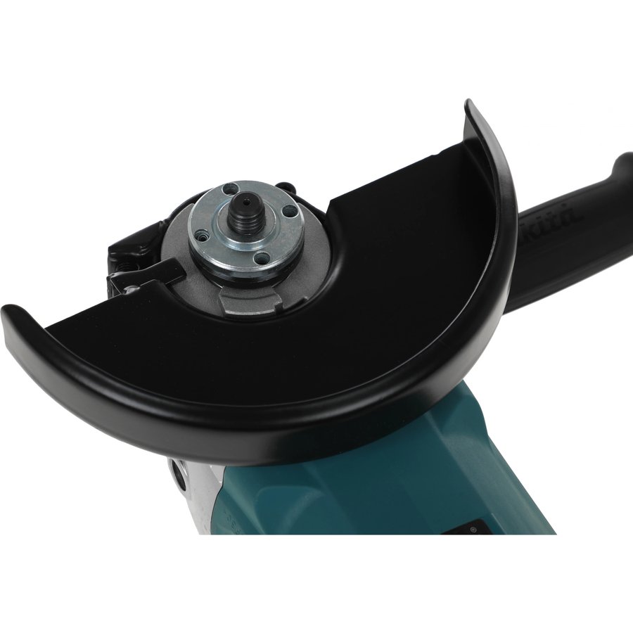 Makita GA7082
