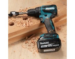 Makita DDF490WVE, 2Ач, с двумя аккумуляторами
